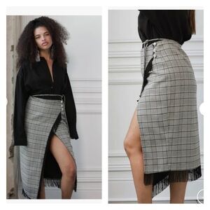 DYLANLEX Gray Plaid Fringe Trim Midi Wrap Skirt Size XS